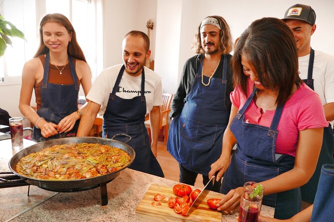 Paella & market in small group with Valencia’s Champion 2025 - Sangria workshop and tapas: build your meal before paella