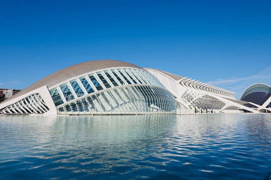 Pedal Through Paradise: Port Saplaya's E-Bike Adventure - City of Arts and Sciences: big architecture with room to breathe