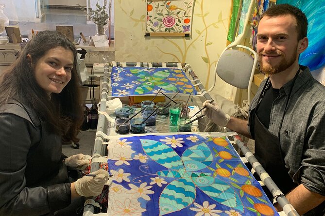 Private Class Paint your silk scarf with a Valencian artisan - Key things to know before you paint