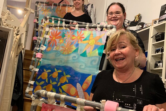 Private Class Paint your silk scarf with a Valencian artisan - Meeting Eva in Ciutat Vella