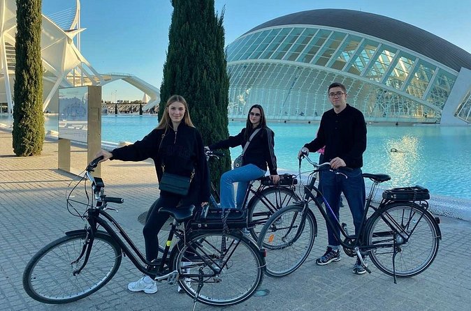Private E-Bike City Tour of Valencia's History, Gardens - Plaza de la Virgen: where the ride pauses for human-scale Valencia