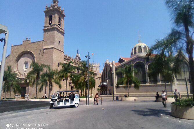 Private Tour with Tuktuk in Valencia - Central Market of Valencia: Food Pride in Real Time
