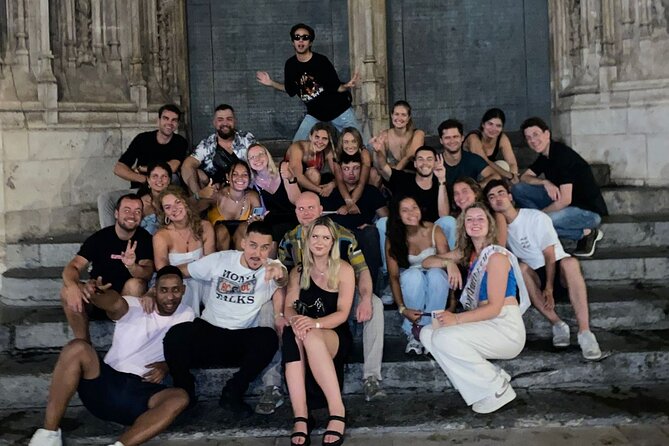 Pub Crawl Tour in Valencia - Guides and Group Energy: The Real Difference Maker