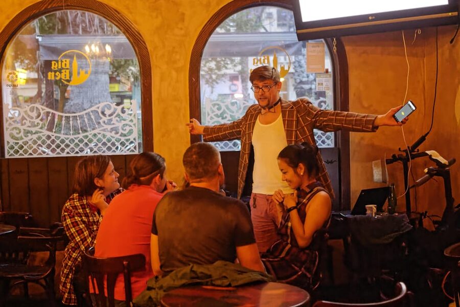 Quest excursion in Valencia - The virtual host: how you get tasks, maps, and hints