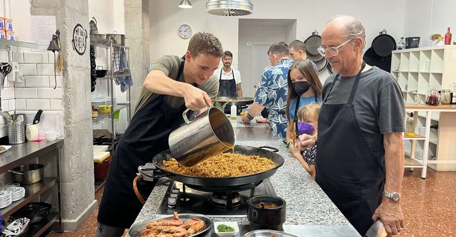 Real Paella Cooking Class – Market Visit & Sangría Workshop - Tapas, Sangria, and DO Valencia Wine: the social part is built in