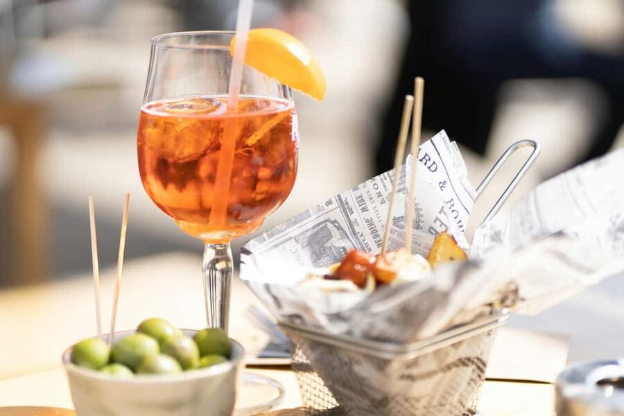 Ruzafa Food & Wine Tour: Tapas, Drinks & Local Secrets - The heart of the tour: four stops, three tapas, and a final treat