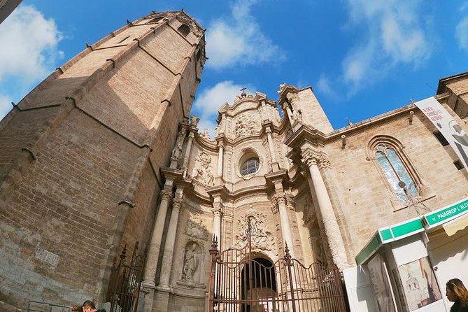 Shore Excursion: Valencia Half-Day Private Tour - Plaza de la Reina and Plaza de la Virgen: square-hopping with a purpose