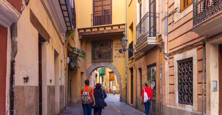 Small-Group Medieval Valencia Walking Tour - Licensed Guide - Key things I’d bet on