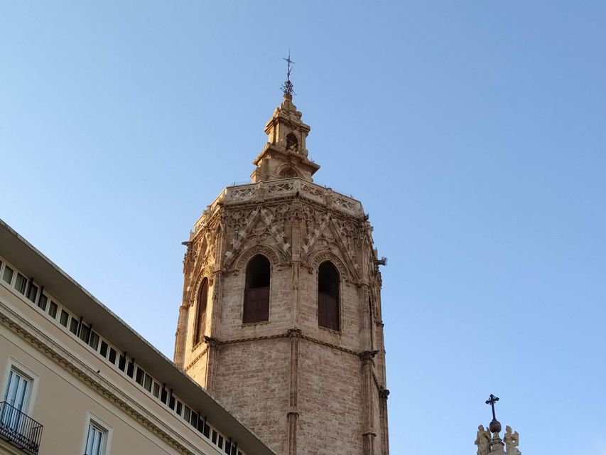 Small-Group Medieval Valencia Walking Tour - Licensed Guide - How the guide makes medieval names feel manageable