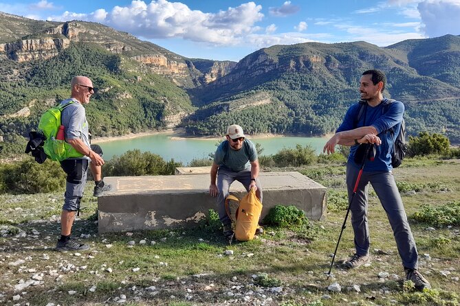 Stunning Hike around Buseo reservoir - The hike route: panoramic reservoir views and two waterfall moments