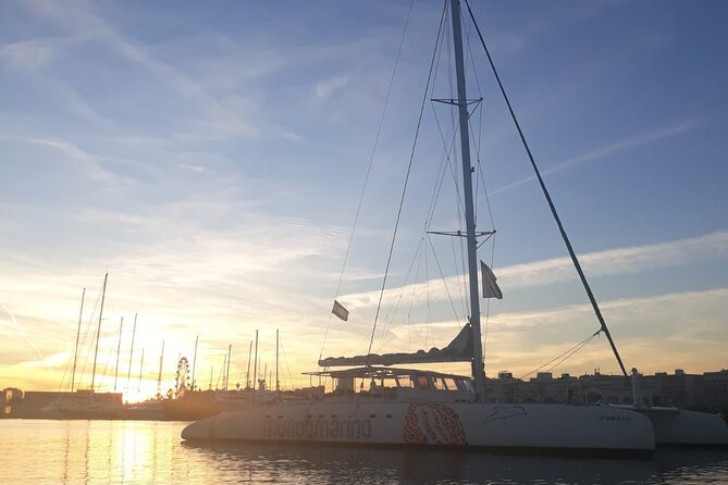 Sunset in Valencia from the Catamaran Mundo Marino - Why this sunset cruise feels better than a beach walk