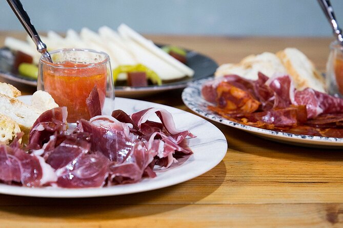 Tapas Dinner and Flamenco Show in Valencia - Tapas Dinner in a Homely Old-Town Spot: What You’ll Actually Eat