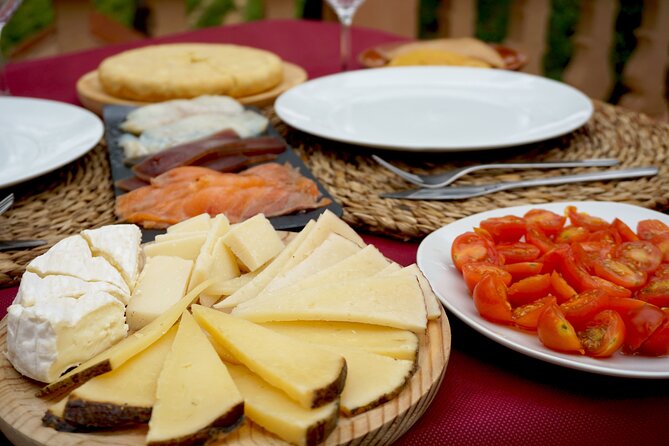 Tapas in the vineyards - Bodega Vera de Estenas: Tapas, Dessert, and a Bottle of Wine