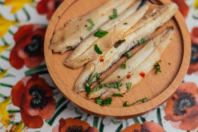 The 10 Tastings of Valencia With Locals: Private Food Walking Tour - Guides and pacing: what to look for in your host