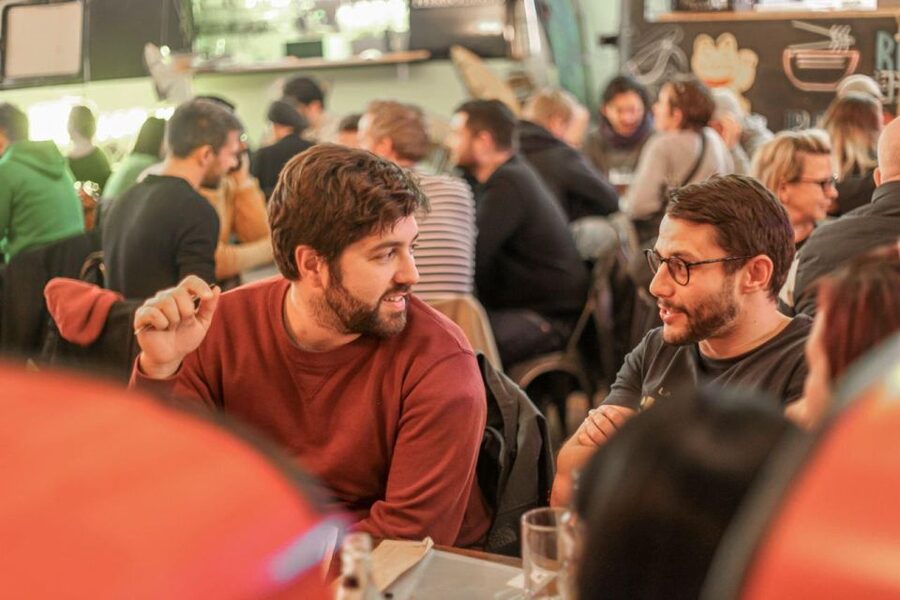The Biggest Pub Quiz in Valencia - Prizes, Giveaways, and That Big-Room Buzz