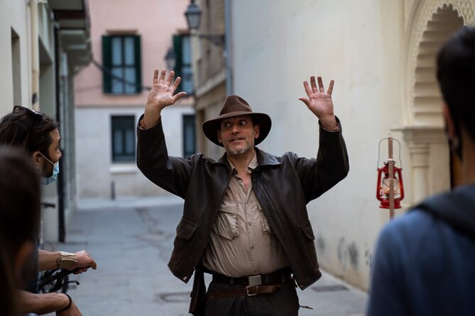 The Holy Grail with Indiana Jones - Stop 3: Carrer de la Creu Nova and the Two Dragons