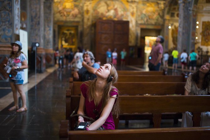 The Light of Saint Nicholas - Homage to Beauty: the immersive projection that changes the ceiling