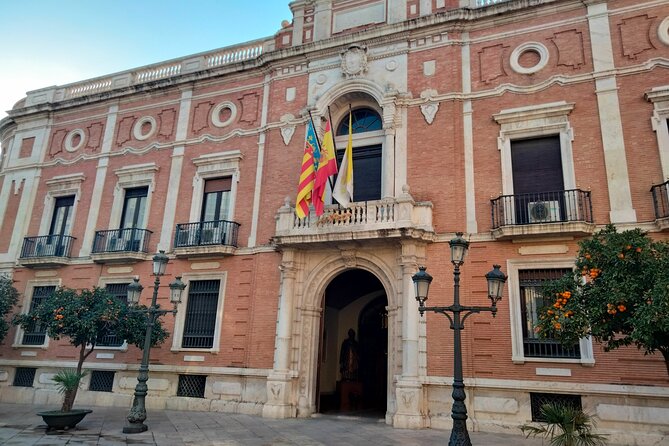 Tour of the Borgias with Cathedral included in Valencia - San Nicolás de Bari and San Pedro Martir: the façade clue
