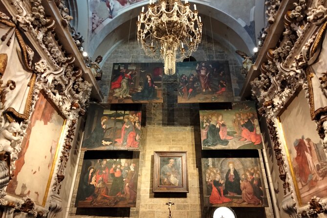 Tour of the Borgias with Cathedral included in Valencia - Inside La Seu Cathedral: the Holy Chalice and the museum moment