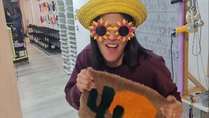 TUFTING: Learn how to make a rug during a fun class in Valencia. - Key things to know before you try TUFTING in Valencia