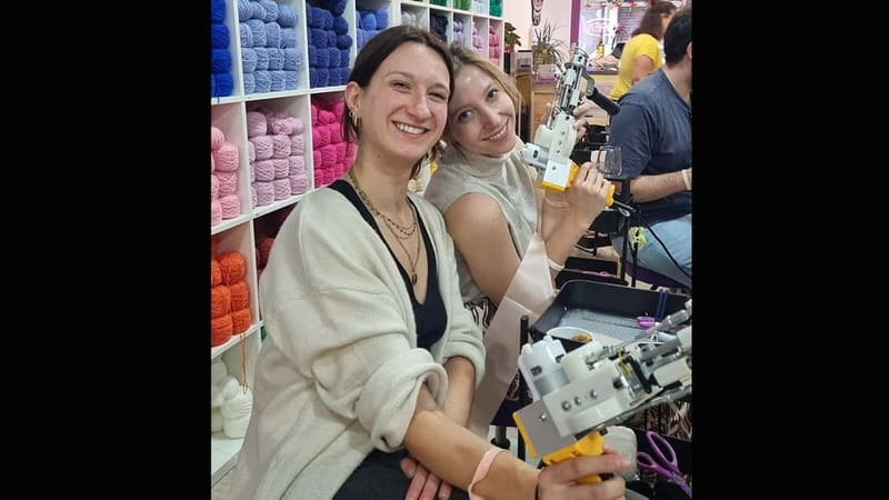 TUFTING: Learn how to make a rug during a fun class in Valencia. - Who’s this rug-making class best for?