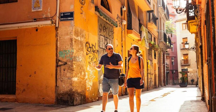 Valencia: 1.5-Hour Private Kick-Start Tour with a Local - Plaza de la Virgen to San Nicolás: The Best “First Look” Anchors