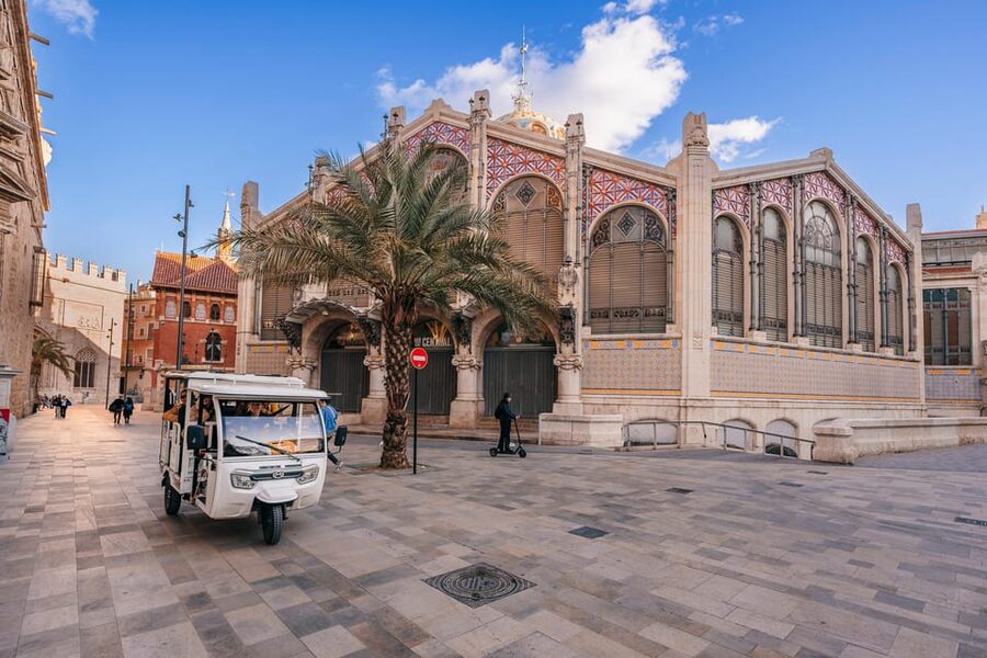 Valencia 1 hour by TukTuki: Essential and Private Tour - Cabañal neighborhood: the local texture between the beach stops