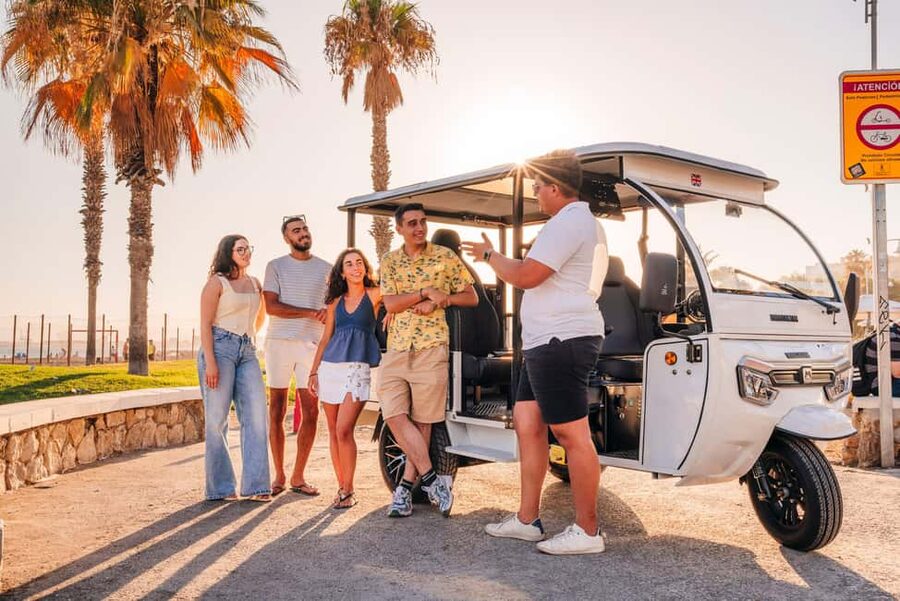Valencia: 1-hour Private Tuk Tuk Tour - The seaside and neighborhood feel: La Marina, Malvarrosa, Playa de Las Arenas, and Cabañal