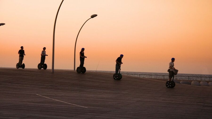 Valencia: 1 Hour Segway Tour at Night - Plaza de la Virgen by Segway: legend time under lamplight