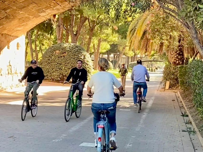 Valencia: 2-in-1 Biking and Walking Audio-Guided Route - Two routes, one app: how the 8-day Valencia audio system works