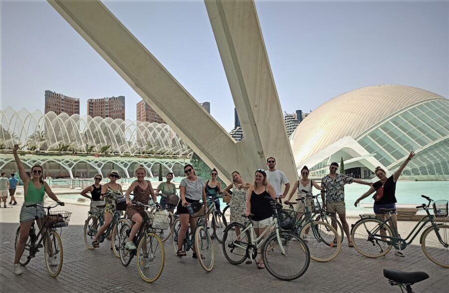 Valencia: 3-Hour Guided City Sightseeing & Beaches Bike Tour - Where the tour starts: Náquera Street and the Serranos backdrop
