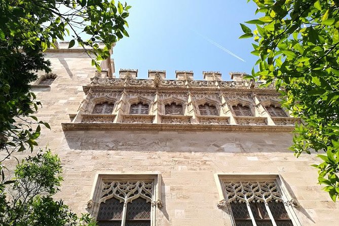 Valencia 3h Private Walking Tour - Stop 6: Valencia Cathedral, Valencian Gothic, and the Holy Chalice
