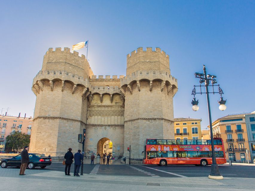Valencia: 48 hour Hop-On-Hop-Off Bus Ticket and San Nicolás - Audio Guide in 10 Languages: Comfort, Headphones, and One Potential Problem