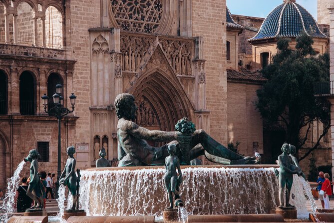 Valencia al completo en Bicicleta - The Turia Garden Bike Paths: Why This Route Feels Easier Than You Think