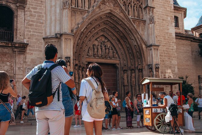 Valencia al completo en Bicicleta - Parque de Cabecera and Bioparc: A Pause That Breaks Up the Modern Rush