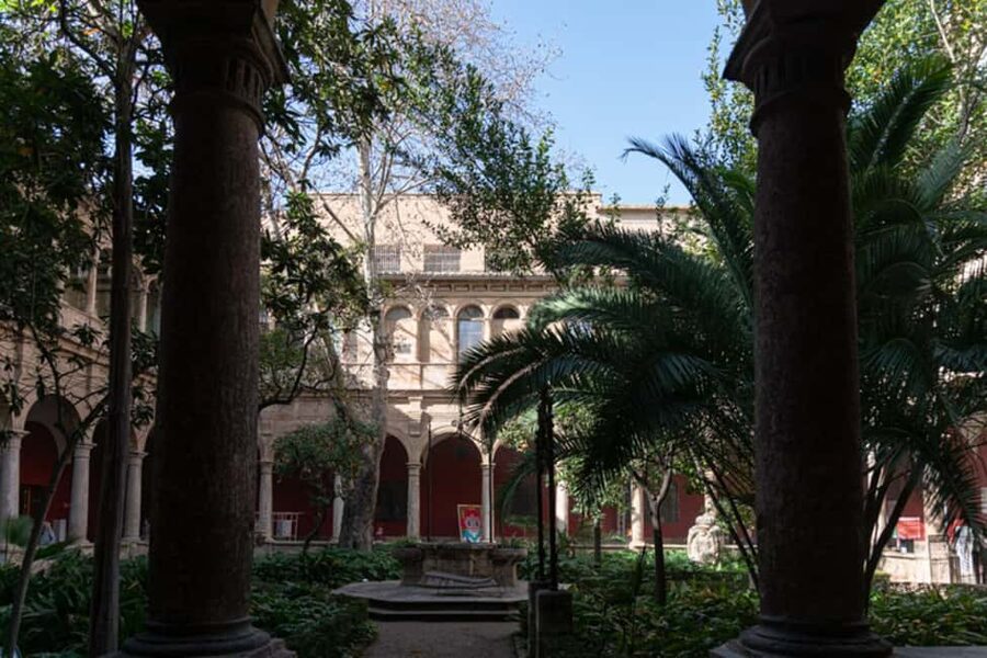Valencia: An alternative tour of El Carmen - Plaça del Carme: the neighborhood’s heart and its hidden layers