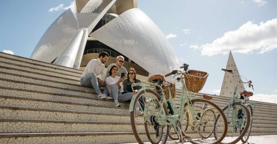 Valencia: Audioguide eng,esp,ita + Bike All Day - How this bike-and-audioguide day actually works in Valencia