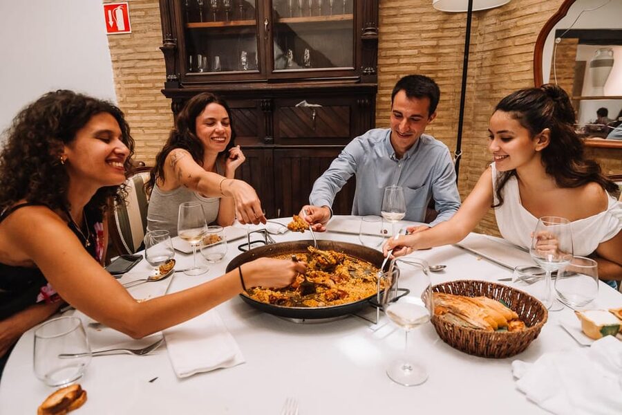 Valencia: Authentic Food Tour with Paella Valenciana - Key highlights to watch for