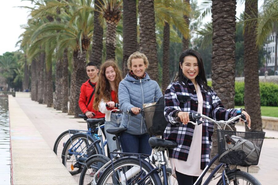 Valencia Bike/E-Bike Tour with a Passionate Guide - Your guide makes it more than a ride