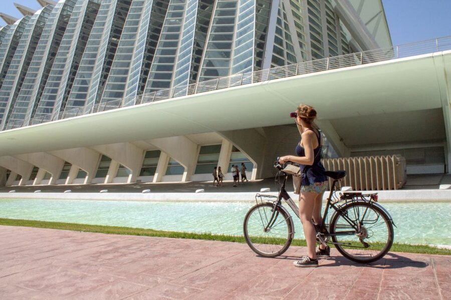 Valencia Bike Tour - Riding back along the riverbed and the Fine Arts Museum