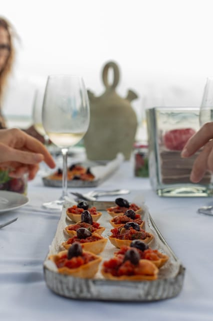 Valencia: Boat Ride with Valencian Wine Tasting & Tapas - The Boat Ride Itself: What You’ll See in 90 Minutes on the Lake