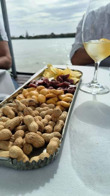 Valencia: Boat trip with Valencian vermouth tasting - Why a vermouth tasting on the Albufera works so well