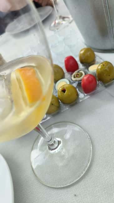 Valencia: Boat trip with Valencian vermouth tasting - Your 2-hour flow: boat ride, anchoring, then tastings and tapas