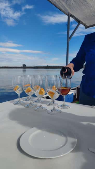 Valencia: Boat trip with Valencian vermouth tasting - Tapas pairing: how the food keeps the vermouth easy to enjoy