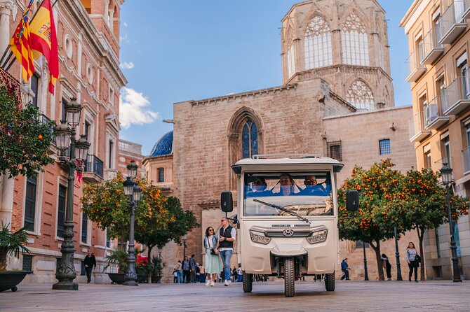 Valencia by Tuk Tuk i: Private tour 1 or 2 hours explore the city - America’s Cup redevelopment and the Marina’s modern pulse