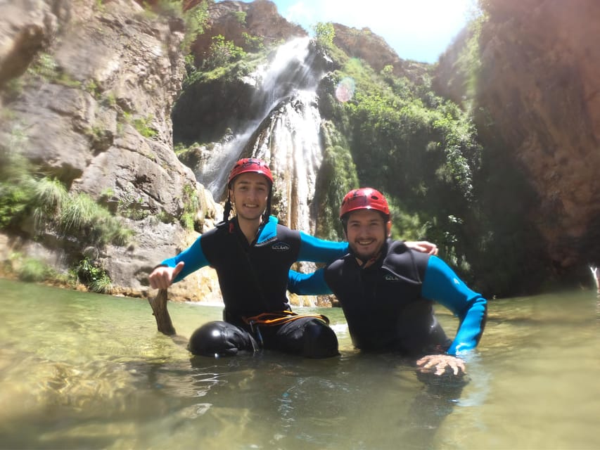Valencia Canyoning. Experience for everyone - C. Mayor, 20: Your Meeting, Changing Room, and First Safety Checks
