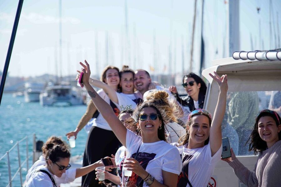 Valencia: Catamaran Party Boat with Lunch - A 3-hour party that’s as much about your spot as the music