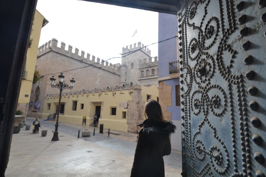 Valencia: Cathedral, St Nicholas, and Lonja de la Seda Tour - Valencia Cathedral and the Holy Grail legend inside