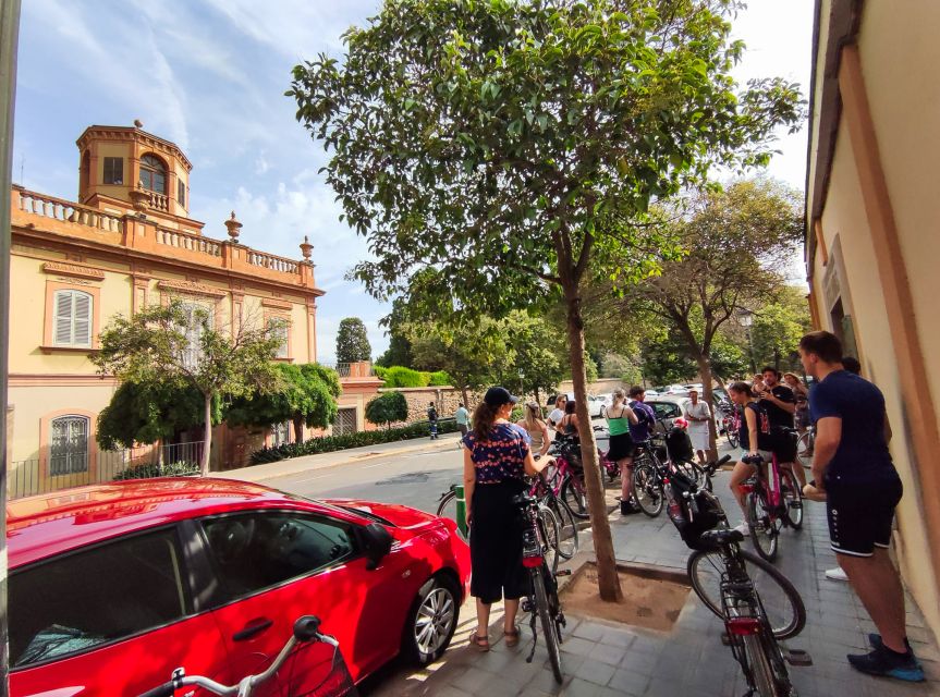 Valencia: City Highlights Guided Bike Tour - Who this tour suits best (and who should think twice)