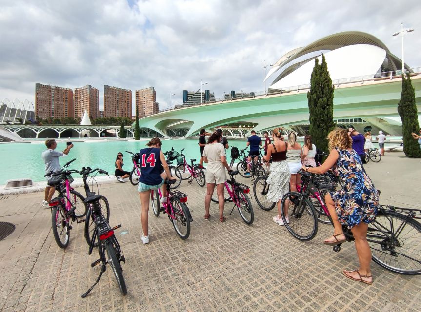 Valencia: City Highlights Guided Bike Tour - Bikes, comfort, and what to wear for Valencia weather
